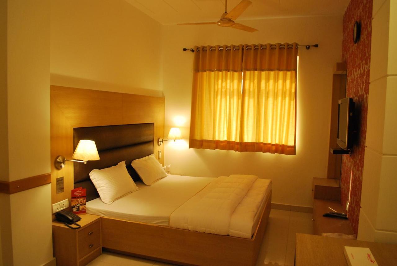 Hotel Arina Inn New Delhi Exterior photo