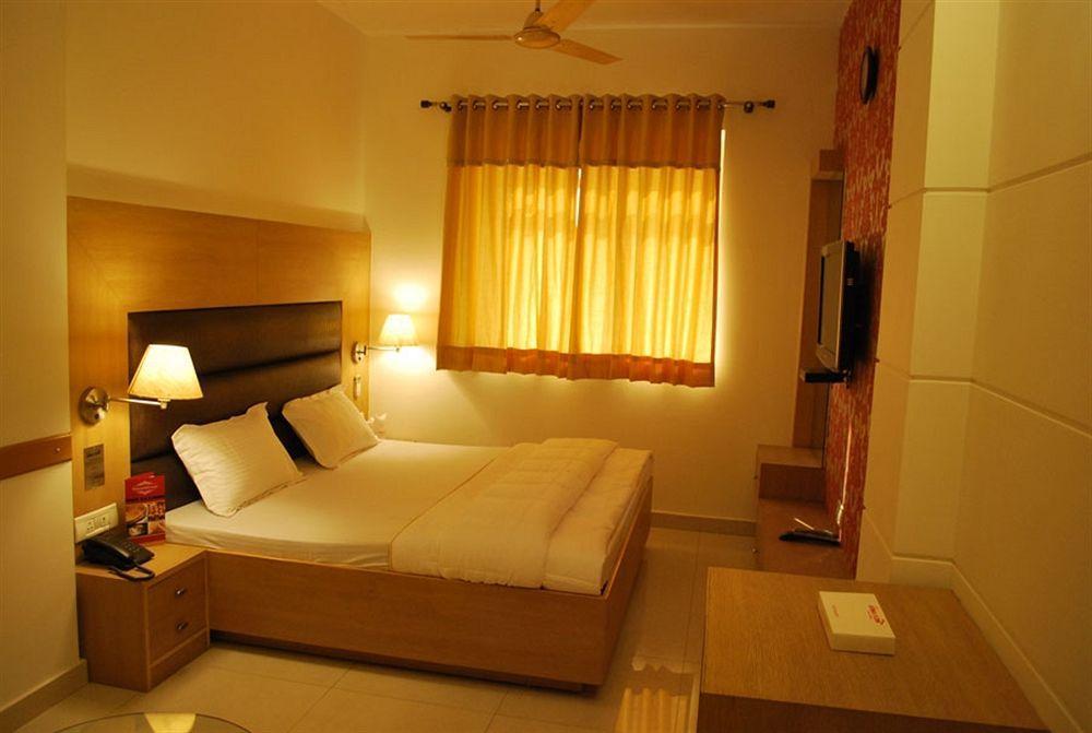 Hotel Arina Inn New Delhi Exterior photo
